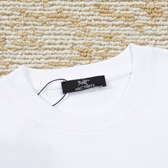 ARCTERYX SYSTEM Men's White Short Sleeve - Picture 3 of 4